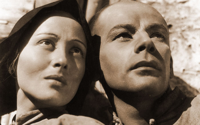 The Good Earth starring Luise Rainer and Paul Muni, based on Pearl S Buck's blockbuster novel - Yellowface