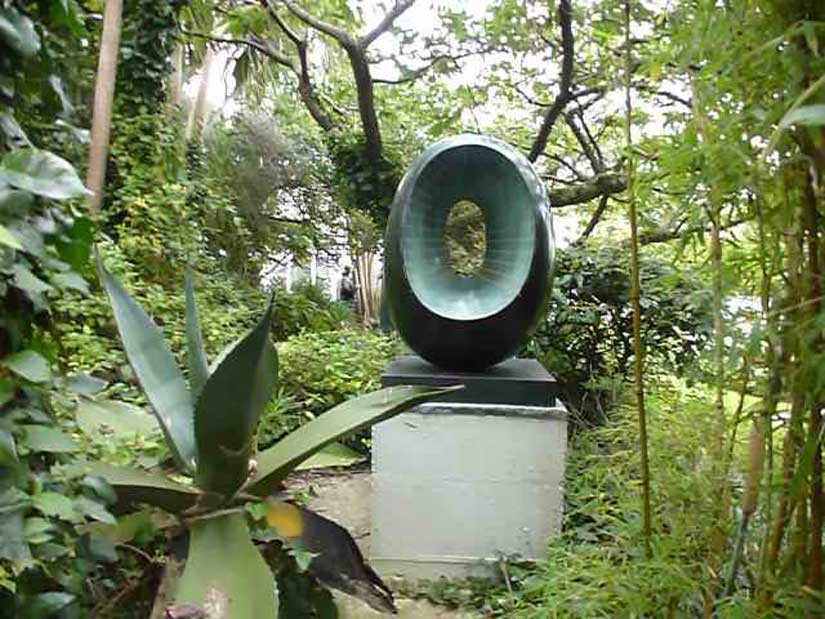 Barbara Hepworth sculpture, St Ives. Photo Anna Chen